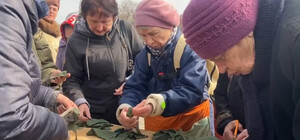 Одеські волонтери прийшли плести сітки під ОВА