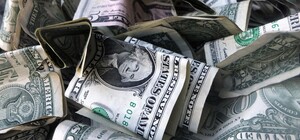 Курс валют в Україні 3 травня 2023 року: скільки коштує долар і євро