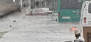 Затоплены маршрутки, потопы и пробки: Запорожье накрыл сильный ливень (видео)