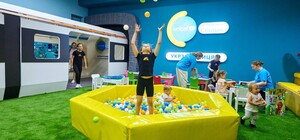 На вокзалі Києва з'явився великий ігровий простір для дітей