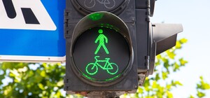 У Києві на 8 перехрестях з’явились світлофори для пішоходів і велосипедистів