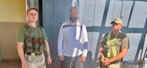 В Одесской области на границе с Молдовой задержали мужчину во время попытки дать взятку