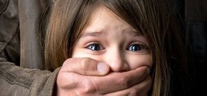 В Одесской области мужчина развращал девятилетних девочек