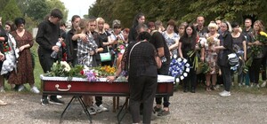 У Запорізькій області попрощалися з двома дівчатами з дуету similar girls