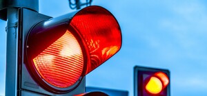 У Львові на перехресті кількох вулиць вимкнули світлофори