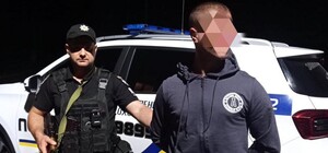 У Запоріжжі чоловік погрожував ножем відвідувачам кафе