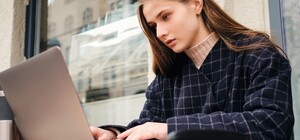 В Запорожье на одну вакансию претендует восемь безработных