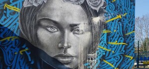 Полиция нашла мужчину, который облил краской патриотический мурал в Буче