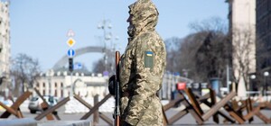 На київському блокпості військовий відкрил вогонь по автомобілю