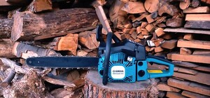 У Дніпропетровській області підліток впав на бензопилу