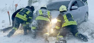 В Одесской области восемь человек переохладились и пять пострадали от деревьев: куда обращаться за помощью 