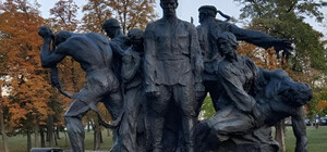 В Дарницком районе декоммунизировали памятник 