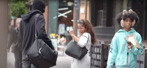 Романтика: в Одессе парень ограбил девушку чтобы сделать подарок любимой