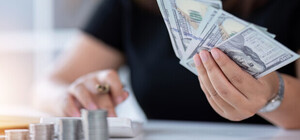 Курс валют в Україні 23 березня 2024 року: скільки коштує долар і євро