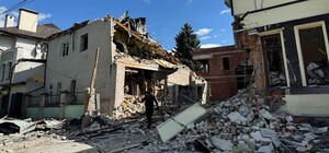 Дом ректора ХНУ попал под обстрел