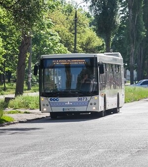 В Запорожье увеличили количество транспорта во время поминальных дней: расписание