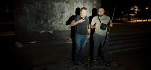 Ночью активисты убрали с площади 10 апреля в Одессе орден Ленина и советскую звезду (обновлено)