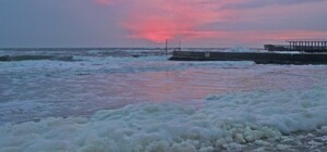 Как снег: одесское побережье укрыла удивительная пена