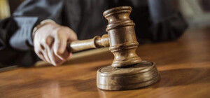 В Одесской области секретарь лицея распространяла коммунистическую символику: как ее наказал суд