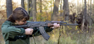 Выстрелила из винтовки: в Одесской области мать ранила девятилетнюю дочь