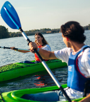 Где покататься на SUP-доске или каяке в Днепре: актуальные локации, цены и советы на лето-2025