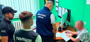 В Харькове директора больницы и старшую медсестру подозревают в завладении имущества