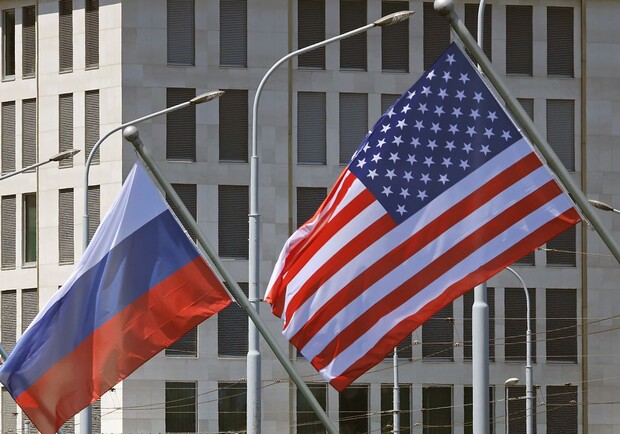 США ввели санкции против "Роснефти" и "Лукойла": что известно