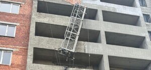 Сорвался с высоты седьмого этажа: в Одесском районе погиб строитель
