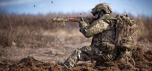 В Запорожье обезвредили диверсантов: россияне в гражданском пытались обойти позиции пограничников.