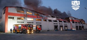 Росія атакувала Одещину дронами: унаслідок удару спалахнула масштабна пожежа на складі побутової техніки