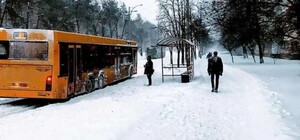 Як у Дніпрі працюватиме громадський транспорт на Новий рік: графіки на 31 грудня, 1 та 2 січня