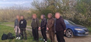 Віз чоловіків до кордону: на Одещині затримали водія-військовослужбовця