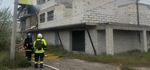 РФ завдала удару по будинку на Одещині: спалахнула пожежа