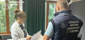 Переломы черепа и ребер: в Харькове будут судить мать, избивавшую своего новорожденного ребенка 