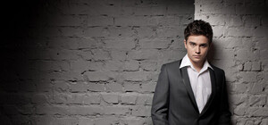 Влад Сытник со сцены перебрался в жюри: будет выбирать самую красивую из луганских студенток