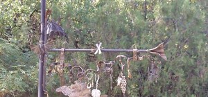 В Симферопольском сквере кованных фигур появилась летучая мышь и карта Крыма