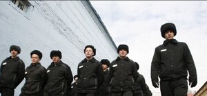 В Донецке вместо дворников и садовников на улицы выгонят зеков