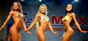 Кубики пресса, стальные бицепсы, рельефные ягодицы - в Донецке бодибилдеры показали свои тела