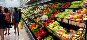 Как заставить магазин вернуть деньги, могут ли охранники обыскивать и что такое 