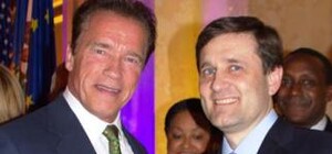 Шварценнегер откроет собственный офис в Донецке