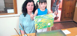 Крымчанка создает уникальные картины из воды