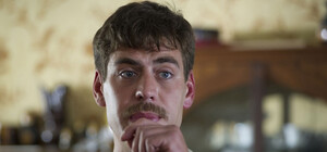 Дюжев отрастил усы, Том Хэнкс сразился с сомалийскими пиратами – кинопремьеры