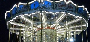 О чем пишут в соцсетях: ребенок за рулем внедорожника, ДТП с огромной креветкой и ретро-карусель в парке