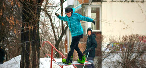 На Протасовом Яру открылась школа сноубординга и горных лыж, где бесплатно обучают детей