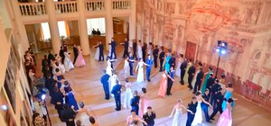 Настоящий офицер должен уметь и Родину защищать, и даму в вальсе вести, - кадетский бал в Луганске