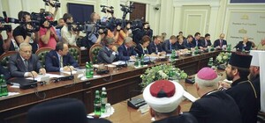 Круглый стол Турчинова перенесли из Донецка в Харьков