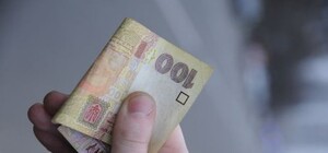 В Донецке несмотря ни на что выплачиваются пенсии и зарплаты