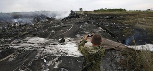Обломки сбитого на Донбассе малазийского самолета Boeing-777 доставят в Харьков