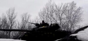 Что происходит на линии фронта: танковый бой возле Счастья [Видео, 18+]