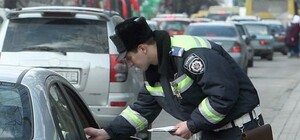 Коментар юриста: брати чи не брати повістки на дорогах